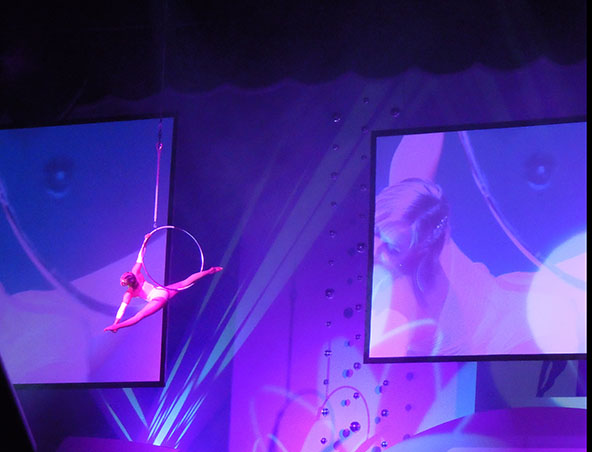 Aerialists Brisbane - Trapeze Artists - Aerial Entertainment Performers